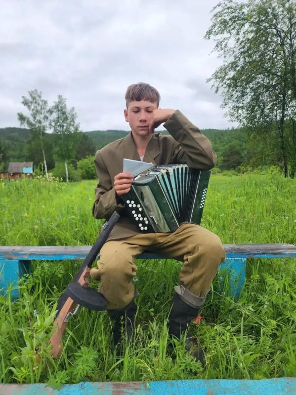 В лагере «Республика Дружных» почтили память героев Великой Отечественной войны В лагере «Республика Дружных» почтили память героев Великой Отечественной войны