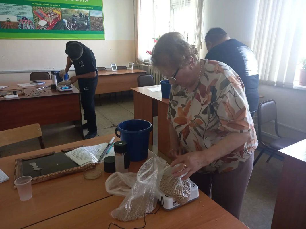 Впервые в Забайкалье в рамках регионального этапа Всероссийского конкурса профессионального мастерства «Лучший по профессии», организованного в рамках национального проекта «Кадры», определили наиболее квалифицированных... Впервые в Забайкалье в рамках регионального этапа Всероссийского конкурса профессионального мастерства «Лучший по профессии», организованного в рамках национального проекта «Кадры», определили наиболее квалифицированных...