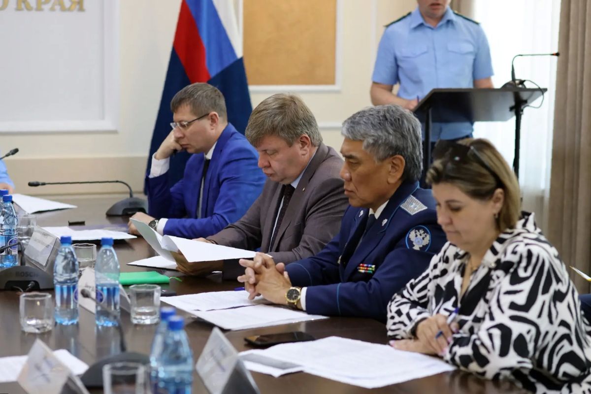 В прокуратуре Забайкальского края межведомственная рабочая группа обсудила вопросы контрактации мероприятий национальных проектов В прокуратуре Забайкальского края межведомственная рабочая группа обсудила вопросы контрактации мероприятий национальных проектов
