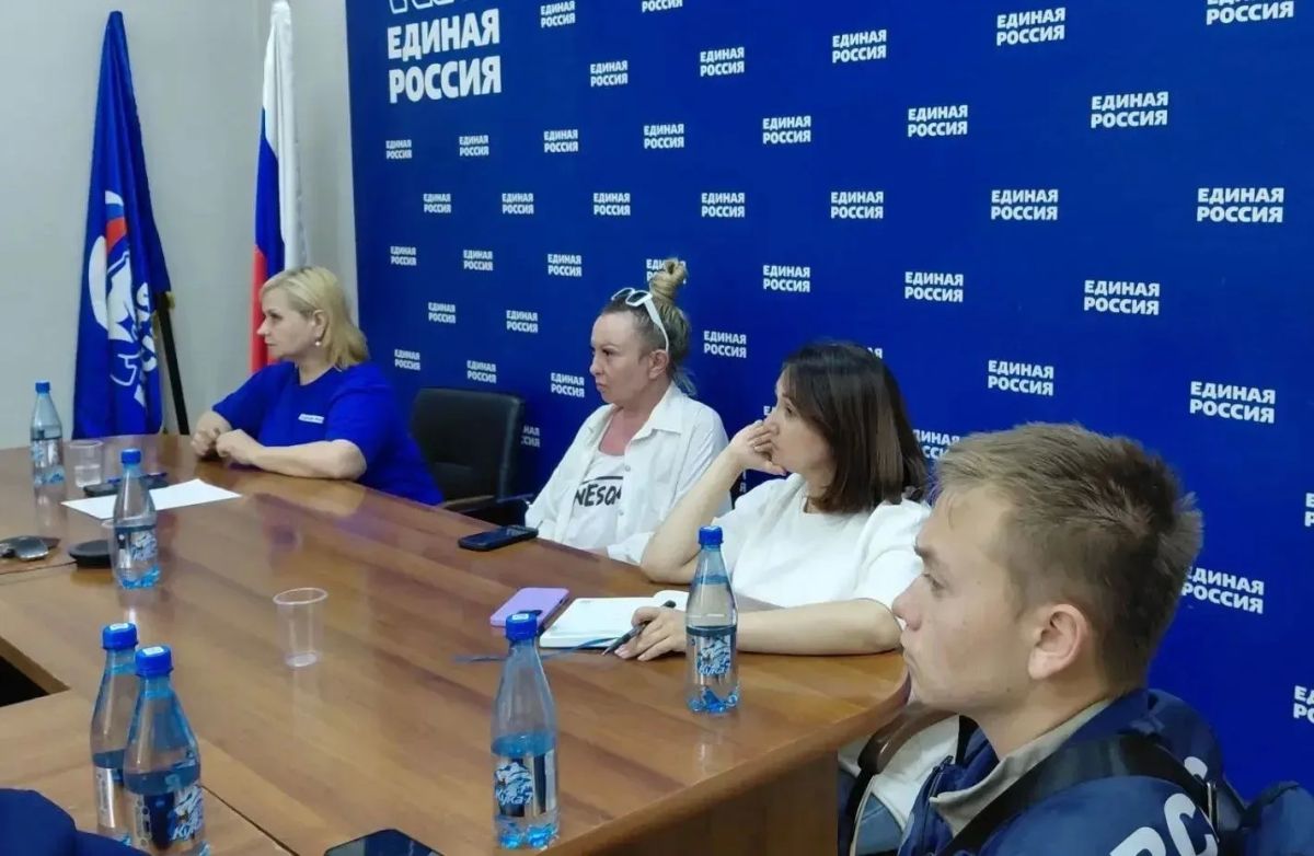 Депутат городской Думы Ирина Кузнецова обозначила приоритеты в работе волонтёрских штабов на автозаправочных станциях Депутат городской Думы Ирина Кузнецова обозначила приоритеты в работе волонтёрских штабов на автозаправочных станциях