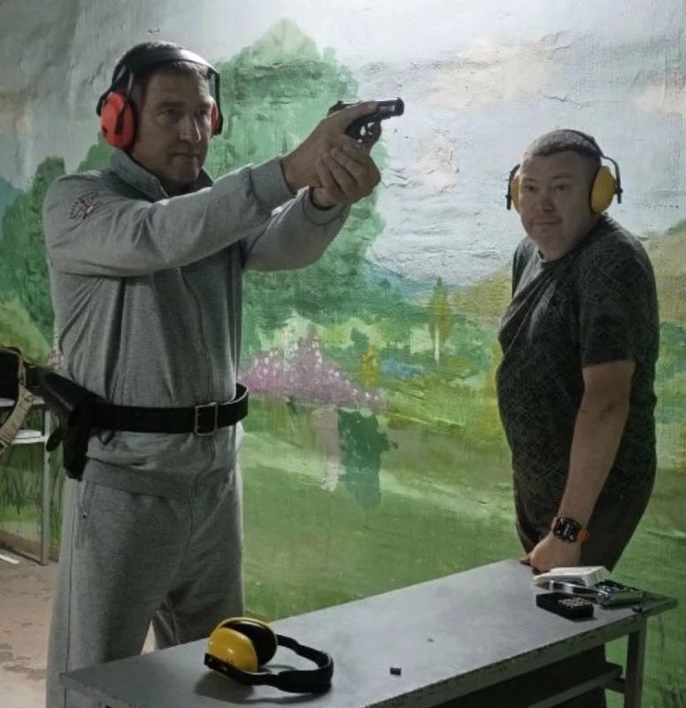 Инспекторы особо охраняемых природных территорий Забайкалья проходят подготовку к работе со служебным оружием Инспекторы особо охраняемых природных территорий Забайкалья проходят подготовку к работе со служебным оружием