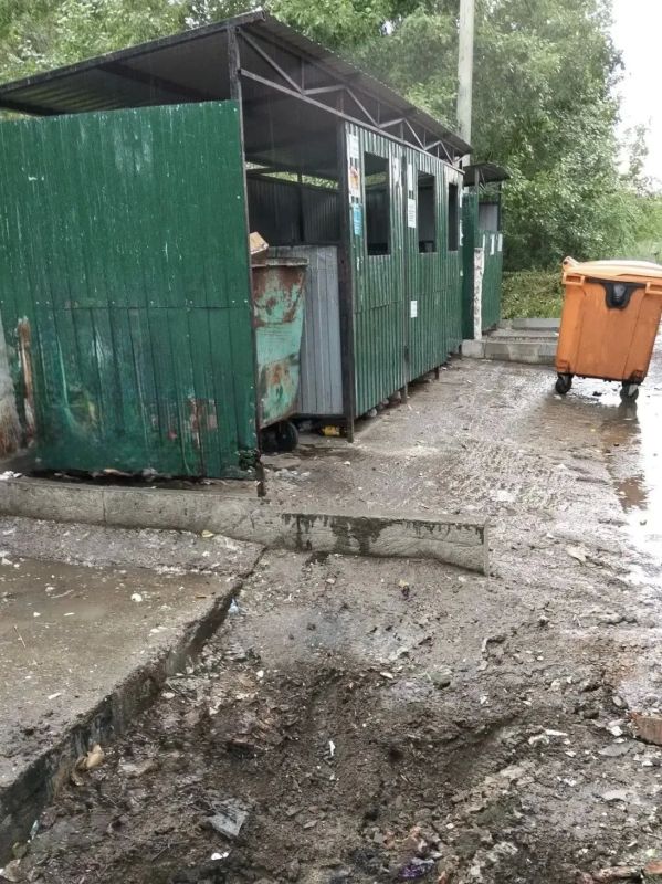 Контейнерные площадки на Звездной улице привели в порядок после жалоб жителей Контейнерные площадки на Звездной улице привели в порядок после жалоб жителей
