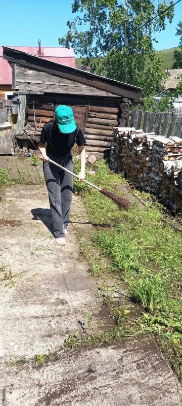 В преддверии Дня семьи, любви и верности волонтёры Сретенского социально-реабилитационного центра для несовершеннолетних имени С.Г. Киргизова присоединились к Всероссийской акции «Рядом с родными» В преддверии Дня семьи, любви и верности волонтёры Сретенского социально-реабилитационного центра для несовершеннолетних имени С.Г. Киргизова присоединились к Всероссийской акции «Рядом с родными»