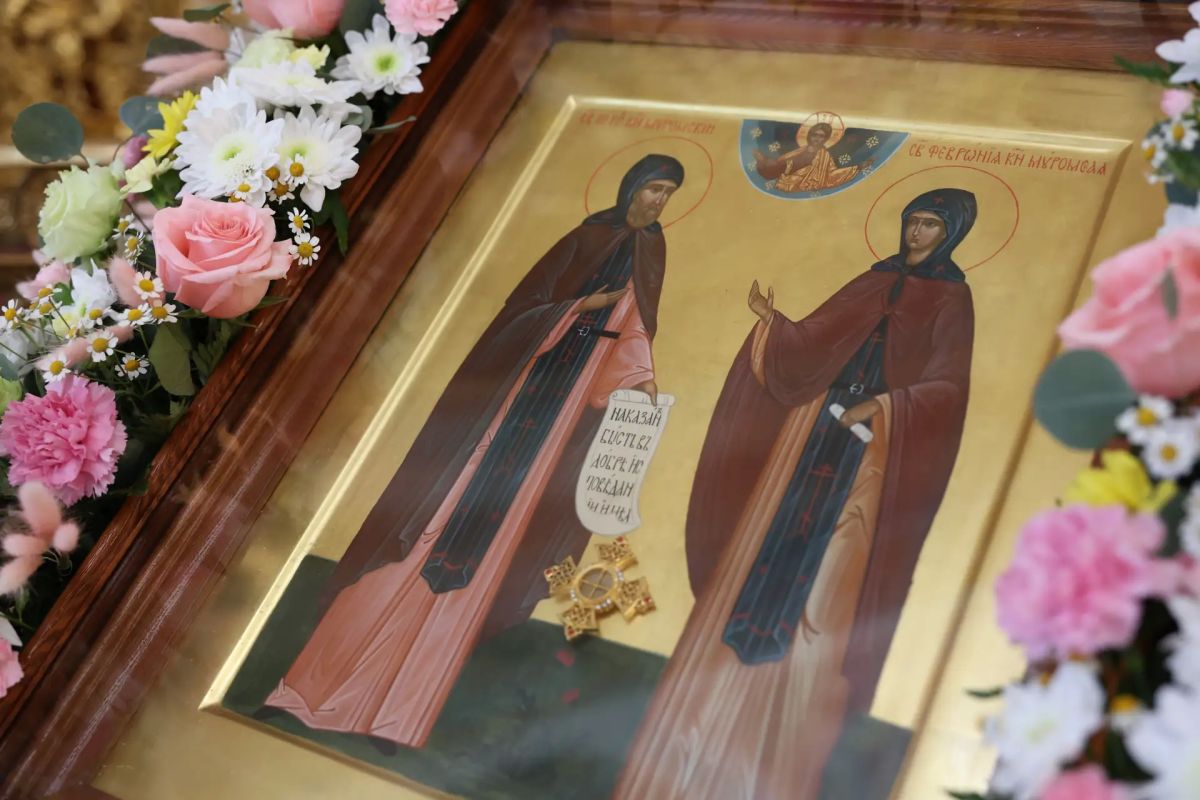 Торжественное богослужение в День семьи, любви и верности прошло в Чите Торжественное богослужение в День семьи, любви и верности прошло в Чите