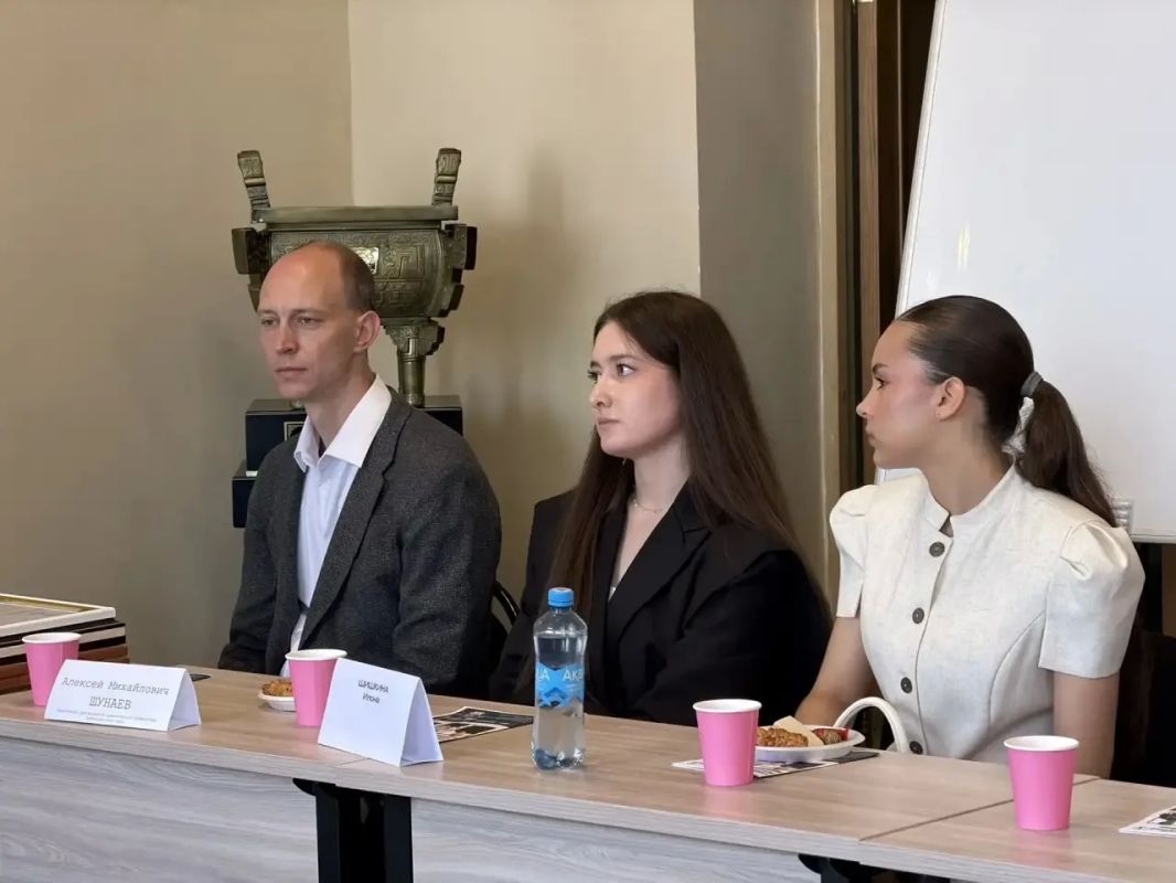 Талант, знания, возможности: в ЗабГУ обсудили будущее Забайкалья Талант, знания, возможности: в ЗабГУ обсудили будущее Забайкалья