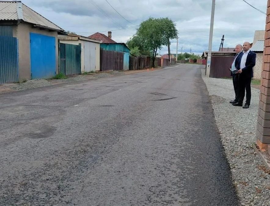 Депутаты городской Думы Олег Митюков и Роман Беломестнов в составе партийного десанта «Единой России» проверили качество ремонта улиц 1-й и 2-й Ипподромной в Чите Депутаты городской Думы Олег Митюков и Роман Беломестнов в составе партийного десанта «Единой России» проверили качество ремонта улиц 1-й и 2-й Ипподромной в Чите