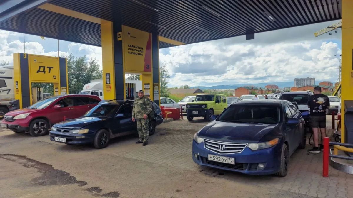 Сотрудники Министерства лесного хозяйства и пожарной безопасности Забайкальского края продолжают дежурство на АЗС Сотрудники Министерства лесного хозяйства и пожарной безопасности Забайкальского края продолжают дежурство на АЗС