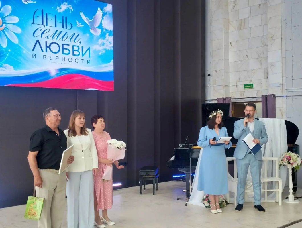 Медали «За любовь и верность» вручили читинским семьям Медали «За любовь и верность» вручили читинским семьям