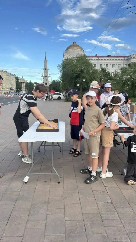 Семьи Забайкальского краевого лицея-интерната приняли участие в Параде семей Семьи Забайкальского краевого лицея-интерната приняли участие в Параде семей