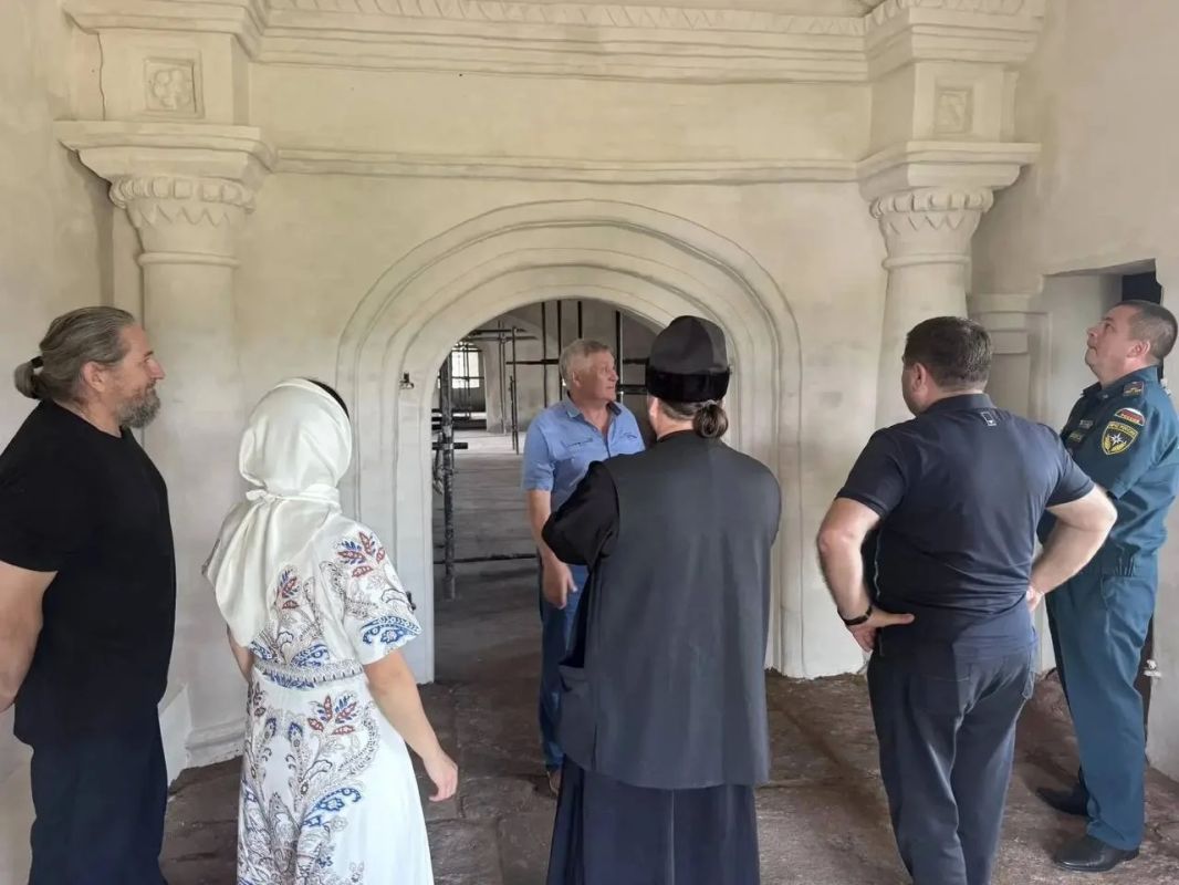 Митрополит Димитрий рассказал о ходе реставрации храма в Калинино Митрополит Димитрий рассказал о ходе реставрации храма в Калинино