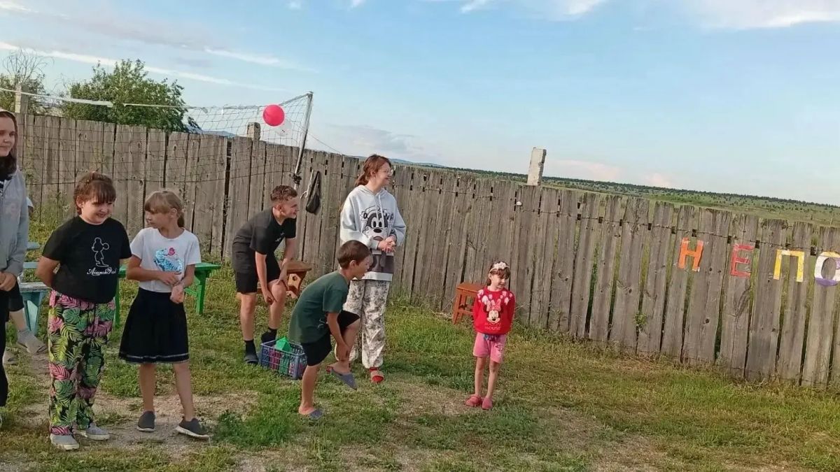 Квартирник с советскими фильмами под открытым небом и тёплый вечер с музыкой Квартирник с советскими фильмами под открытым небом и тёплый вечер с музыкой