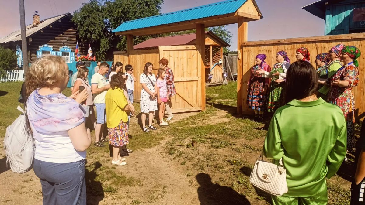 Квартирник с советскими фильмами под открытым небом и тёплый вечер с музыкой Квартирник с советскими фильмами под открытым небом и тёплый вечер с музыкой