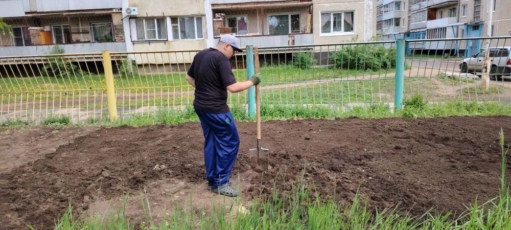 Трудовые смены для детей с ОВЗ проходят в «Лиловом доме» Трудовые смены для детей с ОВЗ проходят в «Лиловом доме»