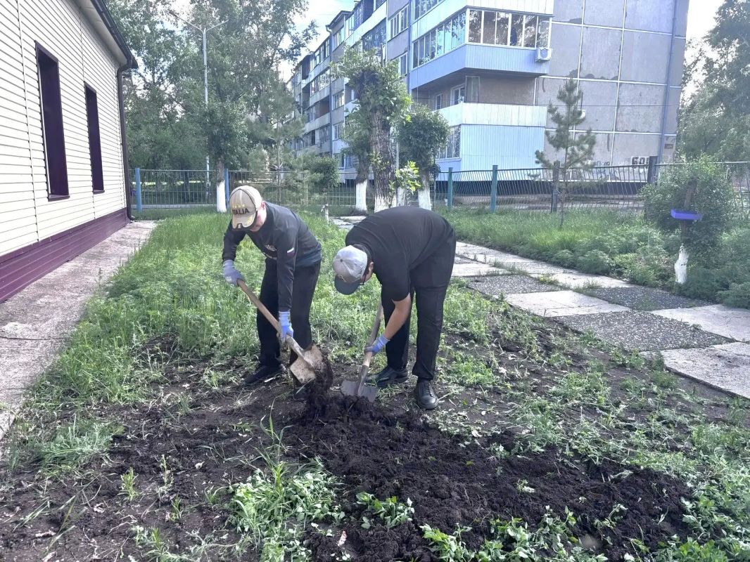 Трудовые смены для детей с ОВЗ проходят в «Лиловом доме» Трудовые смены для детей с ОВЗ проходят в «Лиловом доме»