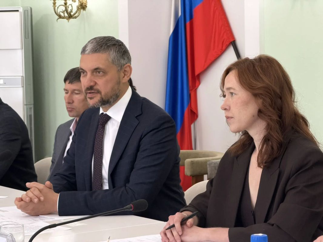 Александр Осипов: Провёл переговоры с китайской компанией по ключевым промышленным проектам в Забайкалье Александр Осипов: Провёл переговоры с китайской компанией по ключевым промышленным проектам в Забайкалье