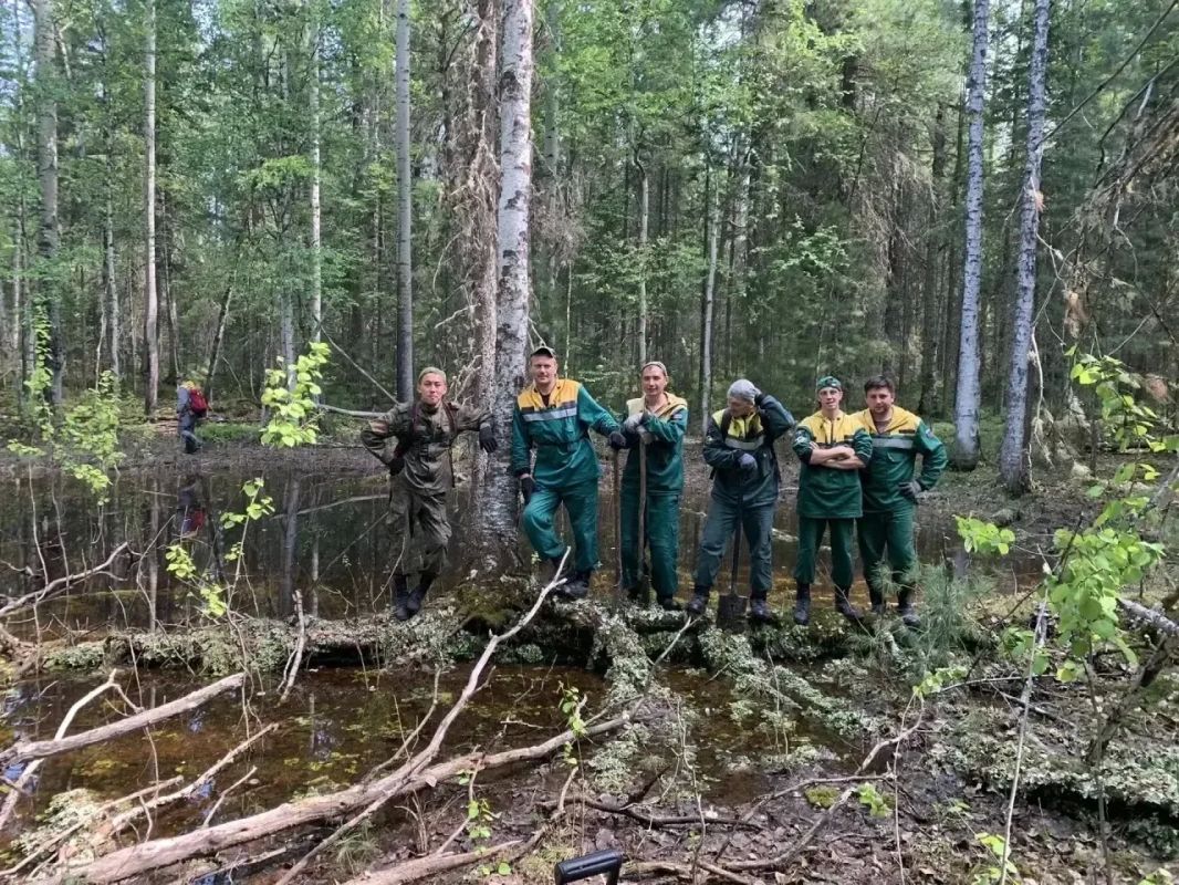 Публикуем кадры работы в Красноярском крае пожарных-десантников Нерчинского авиаотделения Публикуем кадры работы в Красноярском крае пожарных-десантников Нерчинского авиаотделения