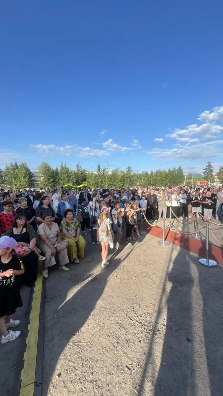 В Новой Чаре проходит концерт, посвященный Дню Металлурга В Новой Чаре проходит концерт, посвященный Дню Металлурга