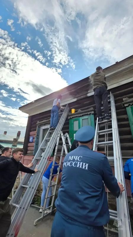 Сотрудники Главного управления приняли участие в акции «Фасадник» Сотрудники Главного управления приняли участие в акции «Фасадник»