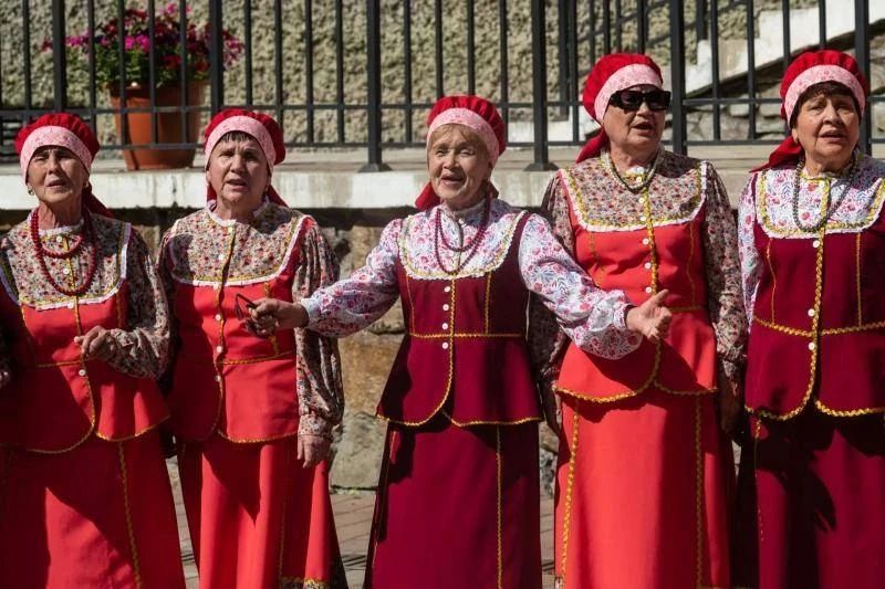 Самобытные костюмы и русская народная вечёрка стали частью Единого дня фольклора, который в Чите отметили 17 июля Самобытные костюмы и русская народная вечёрка стали частью Единого дня фольклора, который в Чите отметили 17 июля