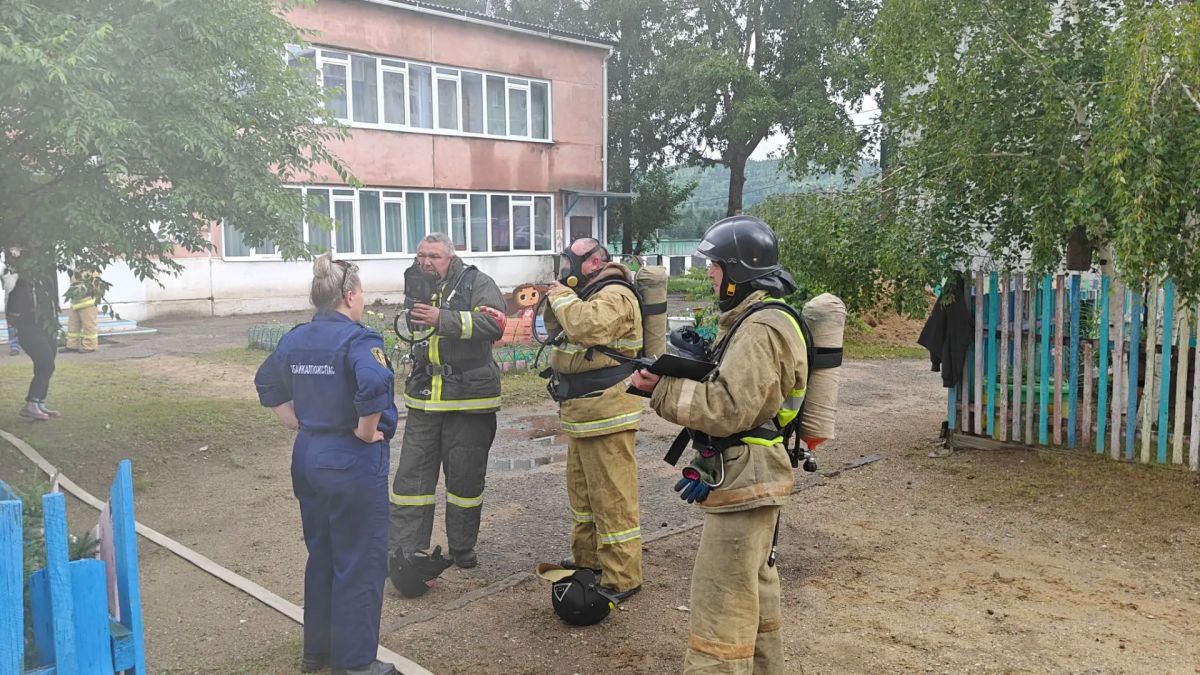 Пожарно-тренировочные учения прошли на базе детского сада «Василек» поселка Новокручининский Пожарно-тренировочные учения прошли на базе детского сада «Василек» поселка Новокручининский