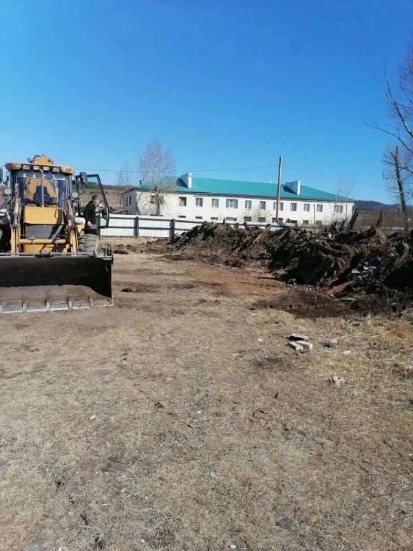 Новую хоккейную коробку установили в селе Тарбагатай Петровск-Забайкальского округа Новую хоккейную коробку установили в селе Тарбагатай Петровск-Забайкальского округа