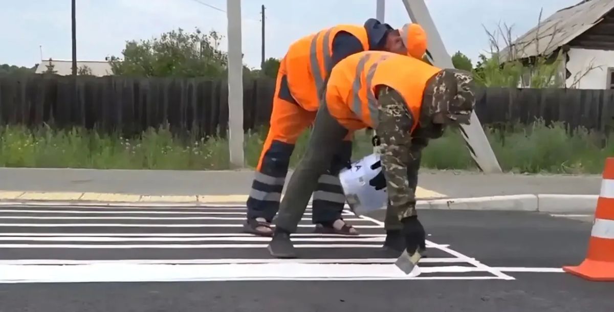 На участке трассы «Подъезд к Беклемишево» продолжают благоустраивать дорогу На участке трассы «Подъезд к Беклемишево» продолжают благоустраивать дорогу