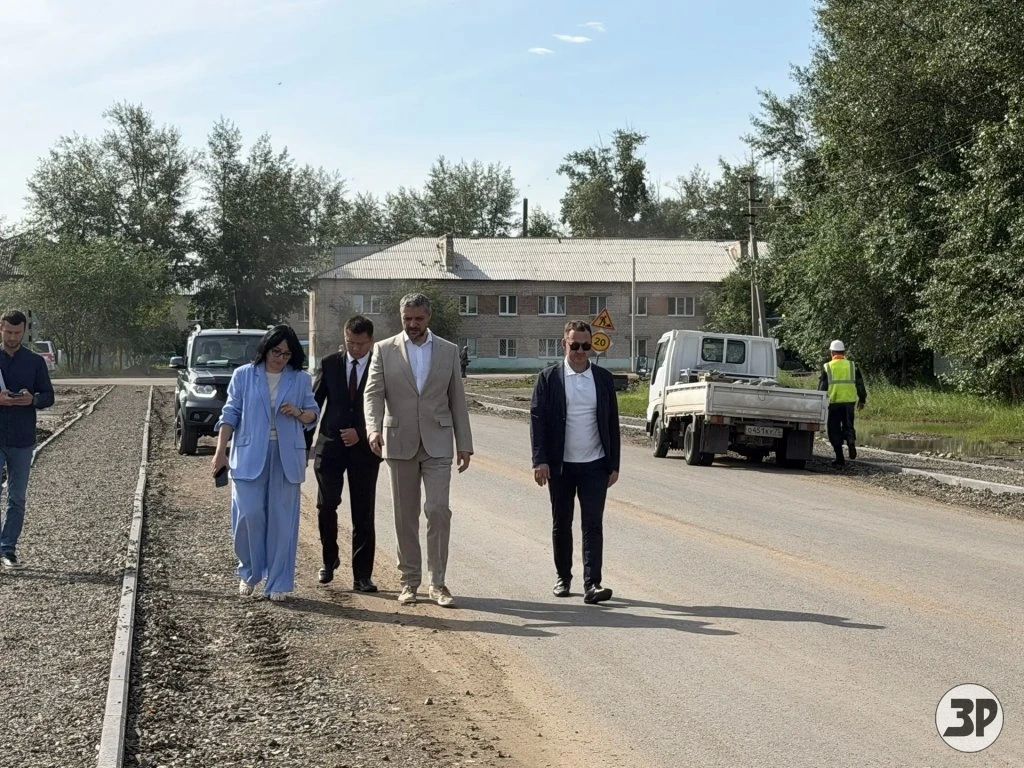 Губернатор Забайкалья проверил ремонт двух дорог в Борзе Губернатор Забайкалья проверил ремонт двух дорог в Борзе