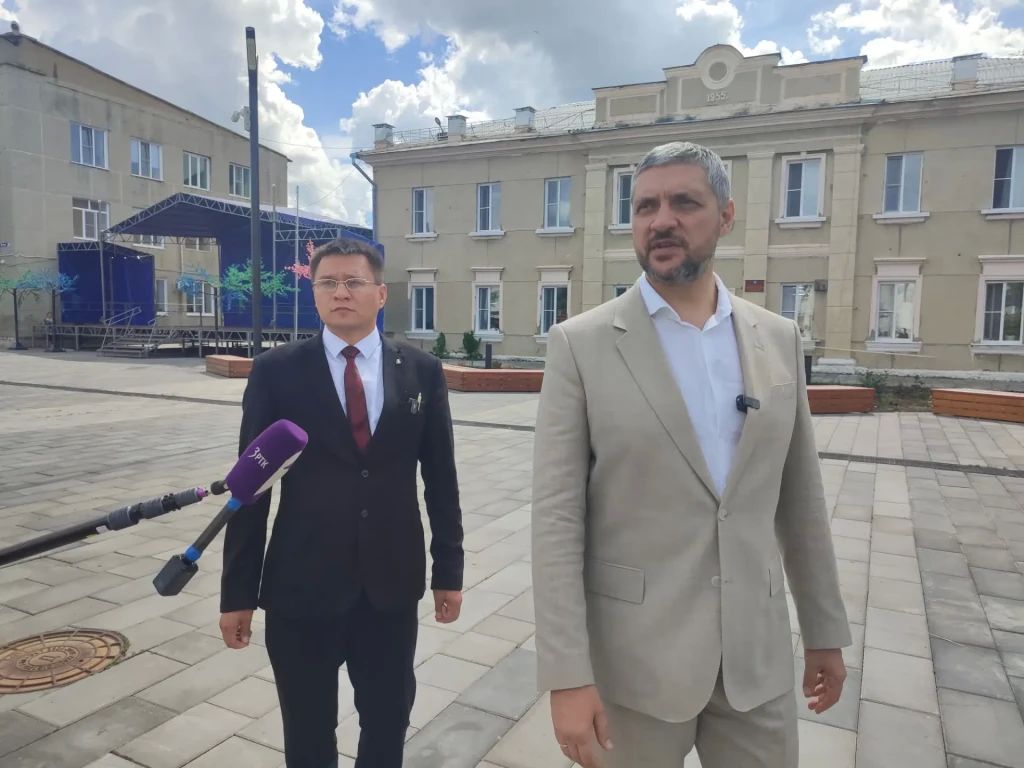 Осипов посоветовал борзинцам озеленить главную площадь города Осипов посоветовал борзинцам озеленить главную площадь города