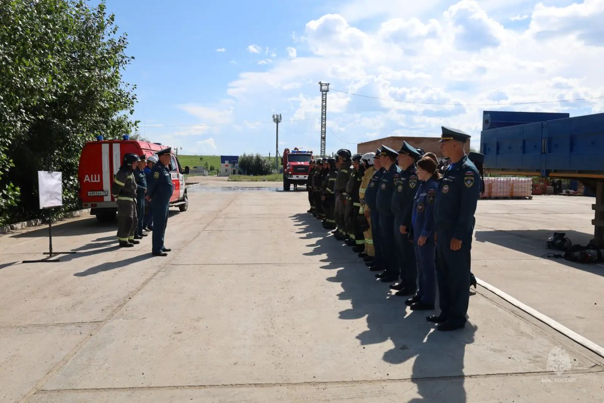 В Чите прошли пожарно-тактические учения на объекте нефтехимии В Чите прошли пожарно-тактические учения на объекте нефтехимии