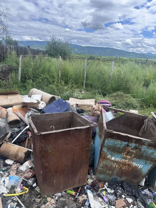 #ТКО. Экобот Забайкалья зафиксировал нарушение Специалисты регионального эконадзора обследовали территорию по адресу: г. Чита, ул. Улетовская, напротив домов №51–53 #ТКО. Экобот Забайкалья зафиксировал нарушение Специалисты регионального эконадзора обследовали территорию по адресу: г. Чита, ул. Улетовская, напротив домов №51–53