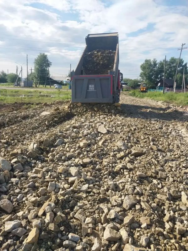 #оперативка. В Нерчинске продолжаются работы по укреплению берега реки Нерча На территории города Нерчинск проводится отсыпка и увеличение протяженности береговой насыпи на реке Нерча #оперативка. В Нерчинске продолжаются работы по укреплению берега реки Нерча На территории города Нерчинск проводится отсыпка и увеличение протяженности береговой насыпи на реке Нерча