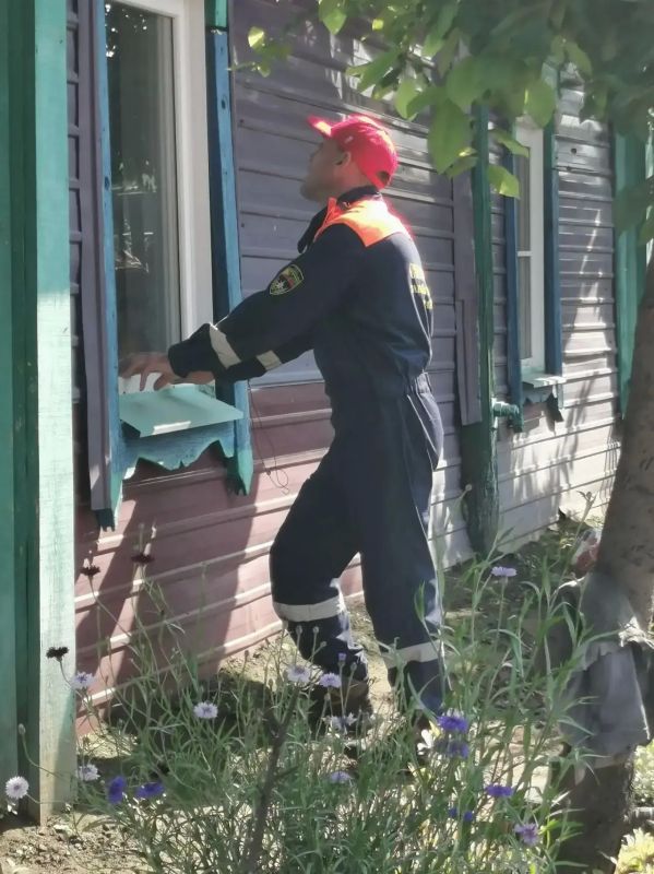 Паводки в Аксеново-Зиловском: спасатели не уходят, пока всё не приведут в порядок Паводки в Аксеново-Зиловском: спасатели не уходят, пока всё не приведут в порядок