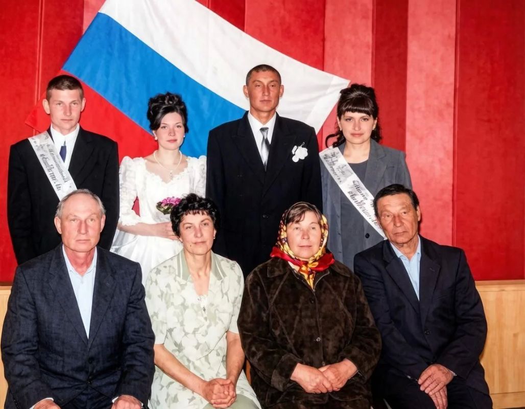 Медали «За любовь и верность» вручили семьям из Кумакинского и Илимского Медали «За любовь и верность» вручили семьям из Кумакинского и Илимского