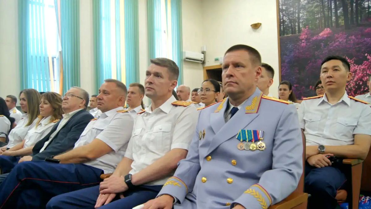 В следственном управлении Следственного комитета Российской Федерации по Забайкальскому краю состоялось торжественное мероприятие, посвящённое Дню сотрудника органов следствия Российской Федерации В следственном управлении Следственного комитета Российской Федерации по Забайкальскому краю состоялось торжественное мероприятие, посвящённое Дню сотрудника органов следствия Российской Федерации