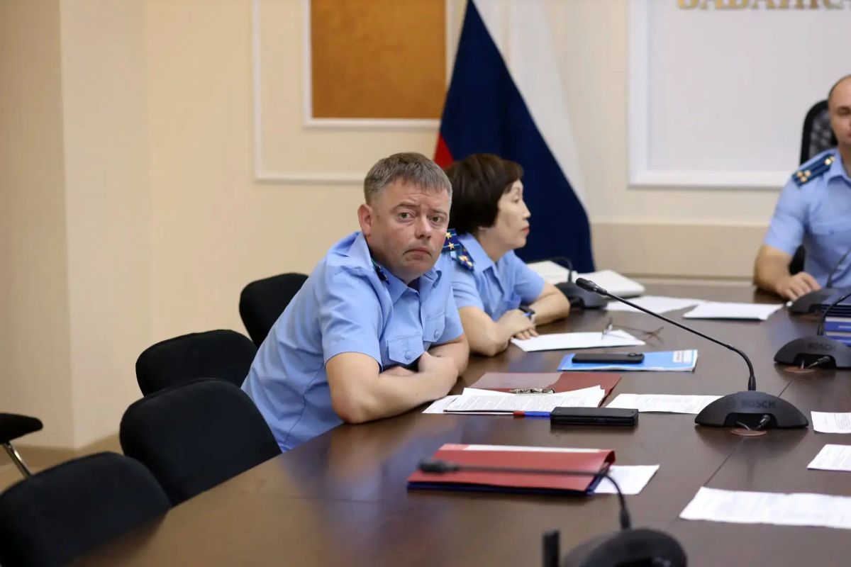 В прокуратуре Забайкальского края четверо молодых специалистов успешно прошли первоначальную аттестацию В прокуратуре Забайкальского края четверо молодых специалистов успешно прошли первоначальную аттестацию
