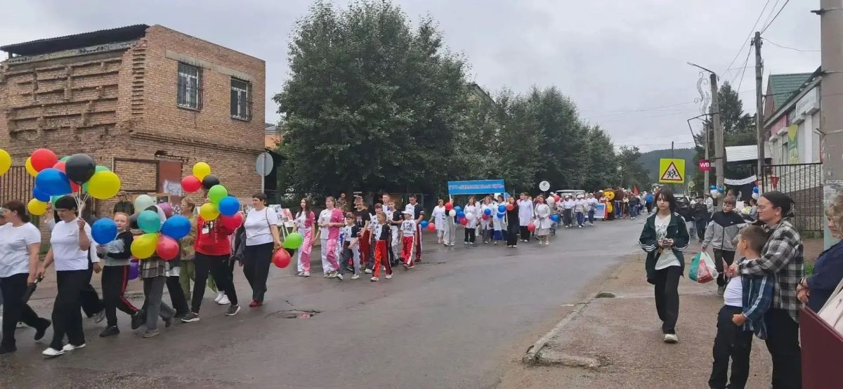 Тысячей фонариков осветили небо над Хилком 25 июля – городу исполнилось 75 лет Тысячей фонариков осветили небо над Хилком 25 июля – городу исполнилось 75 лет