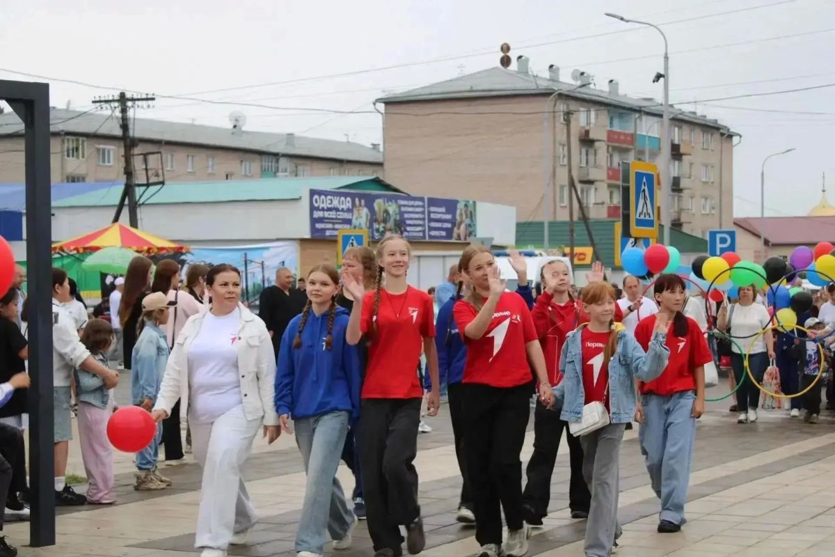 Тысячей фонариков осветили небо над Хилком 25 июля – городу исполнилось 75 лет Тысячей фонариков осветили небо над Хилком 25 июля – городу исполнилось 75 лет
