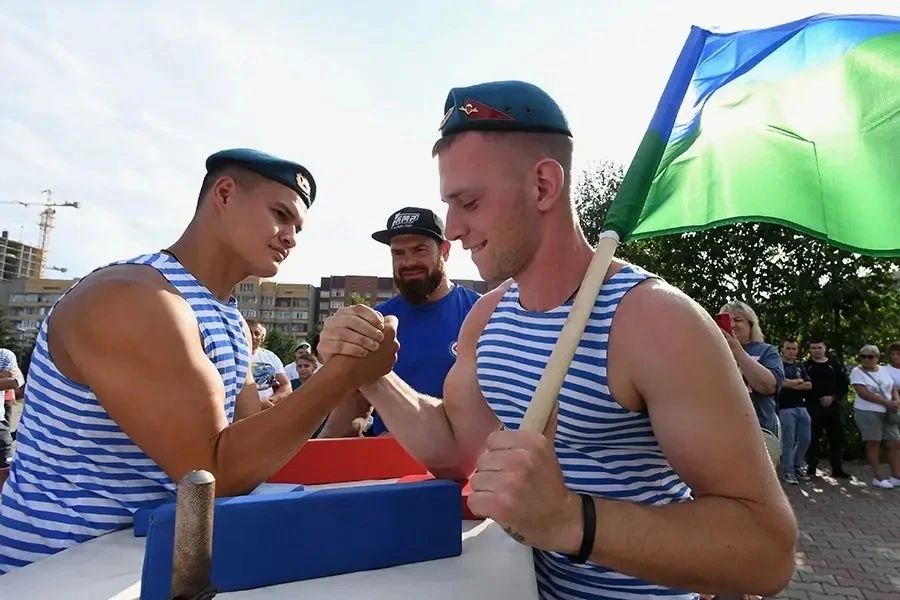 Порисовать мелом на асфальте и собрать кубик Рубика предложат гостям парка Дома офицеров Забайкалья в День воздушно-десантных войск, который отметят 2 августа