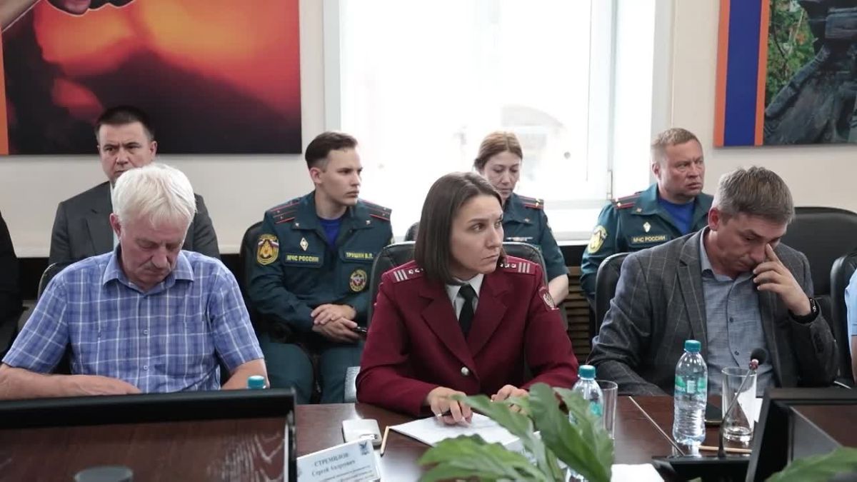 В режиме ВКС под руководством главы МЧС России Александра Куренкова состоялось совещание по предварительной оценке паводкоопасного периода в бассейне реки Амур