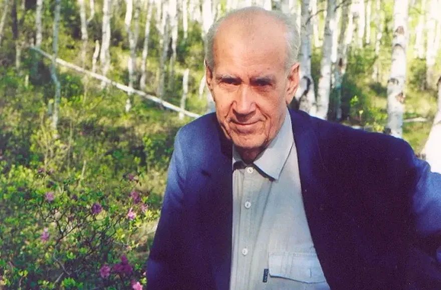 Команда Забайкальской краевой детско-юношеской библиотеки выиграла грант губернатора региона, чтобы в 2027 году создать проект по творчеству писателя Георгия Граубина.