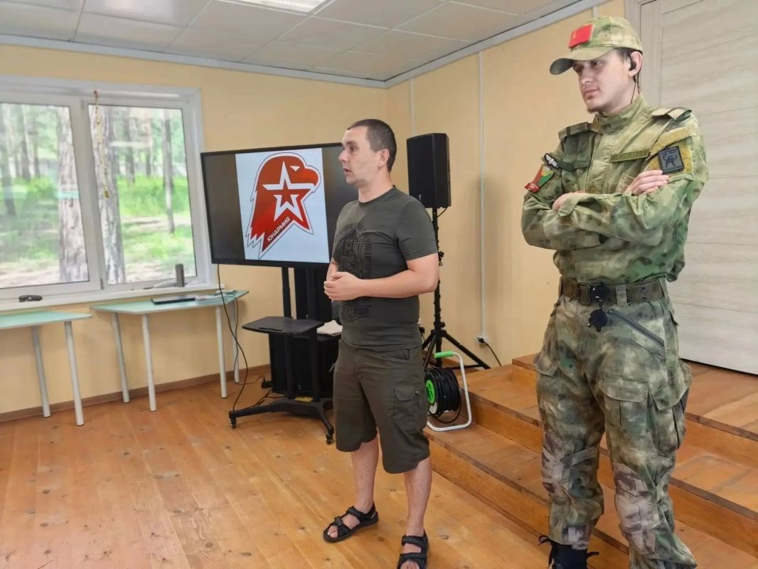 Штаб регионального отделения «ЮНАРМИЯ» Забайкальского края провел открытую встречу для участников профильной смены Штаб регионального отделения «ЮНАРМИЯ» Забайкальского края провел открытую встречу для участников профильной смены