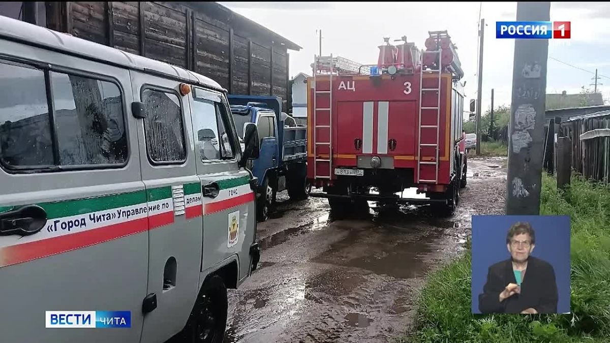 Сильнейший ливень с грозами, градом и ураганным ветром обрушился в это воскресенье на краевую столицу