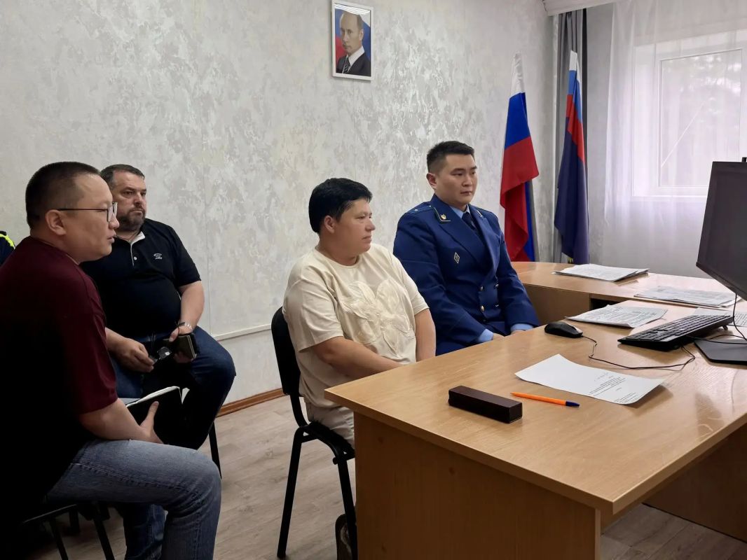 Прокурор Забайкальского края Александр Яновский провел личный прием жителей региона Прокурор Забайкальского края Александр Яновский провел личный прием жителей региона