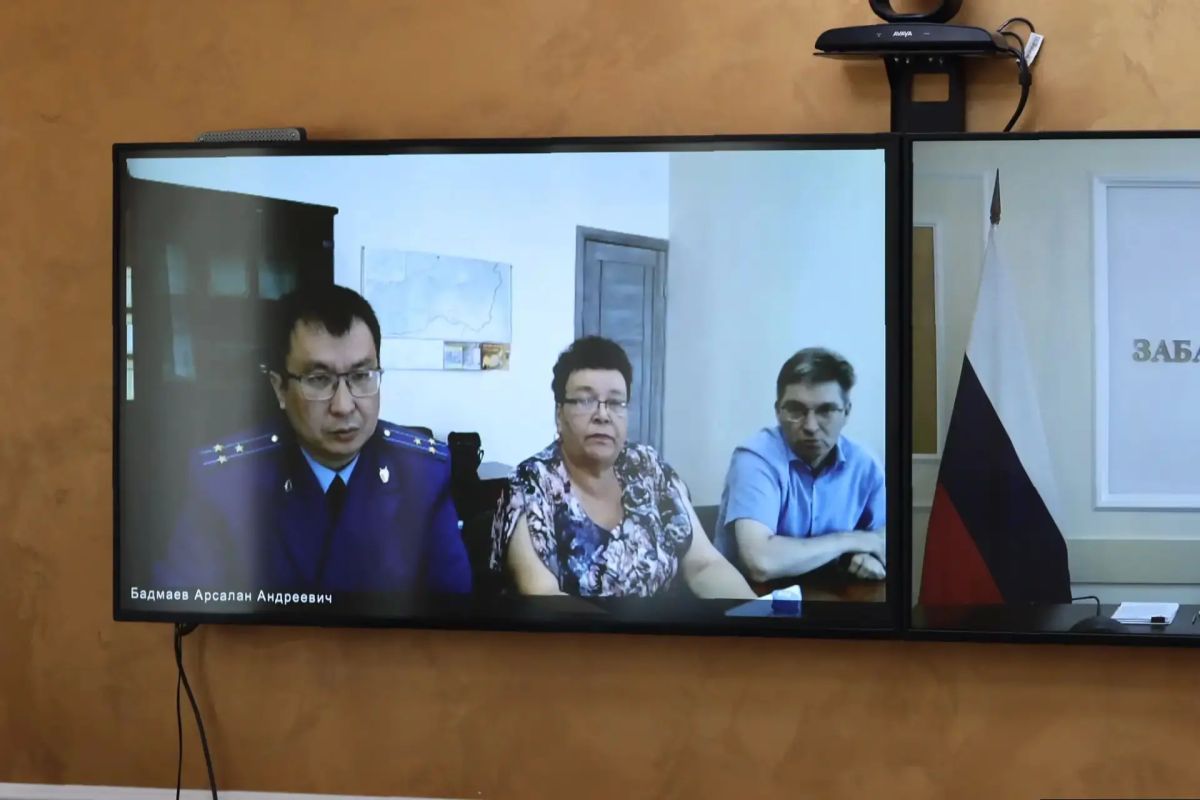 Прокурор Забайкальского края Александр Яновский провел личный прием жителей региона Прокурор Забайкальского края Александр Яновский провел личный прием жителей региона