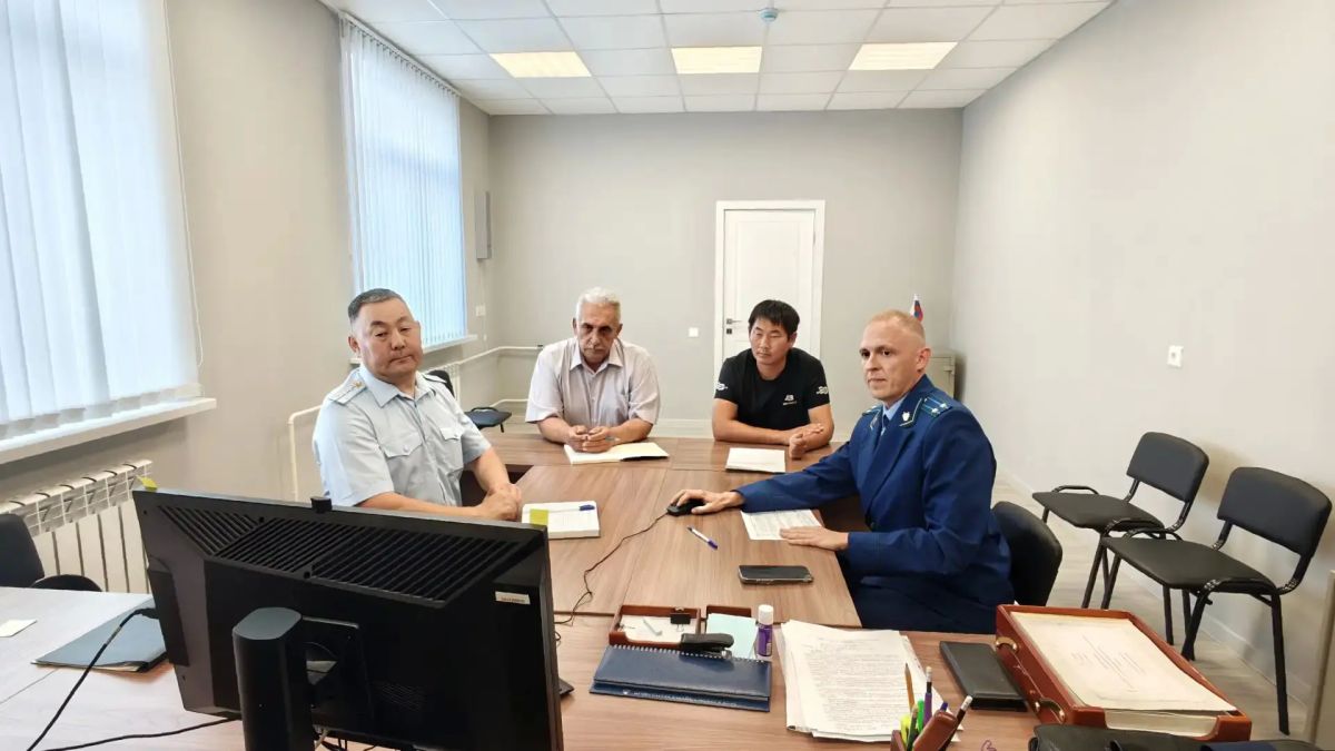 Прокурор Забайкальского края Александр Яновский провел личный прием жителей региона Прокурор Забайкальского края Александр Яновский провел личный прием жителей региона