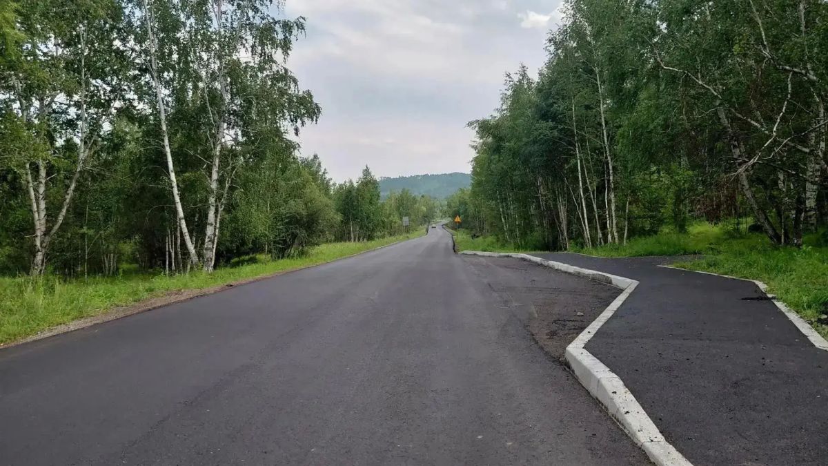 Ремонт Молоковского тракта в Чите планируют завершить до конца августа, качество выполненных на сегодняшний день работ проверил депутат городской Думы Максим Аршинов Ремонт Молоковского тракта в Чите планируют завершить до конца августа, качество выполненных на сегодняшний день работ проверил депутат городской Думы Максим Аршинов