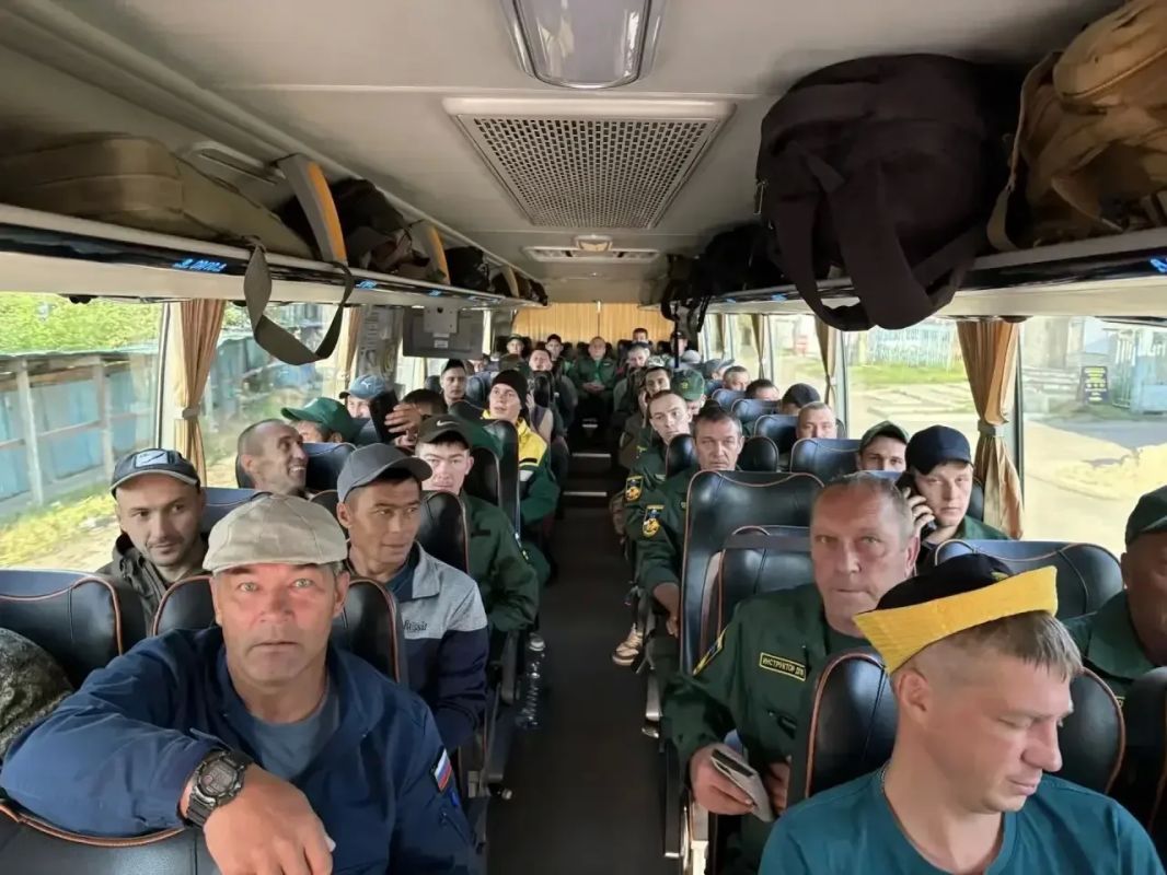 Александр Осипов: Группа из 60 пожарных-десантников Читинской авиабазы выдвинулась на смену в Красноярский край для помощи в тушении и ликвидации лесных пожаров Александр Осипов: Группа из 60 пожарных-десантников Читинской авиабазы выдвинулась на смену в Красноярский край для помощи в тушении и ликвидации лесных пожаров