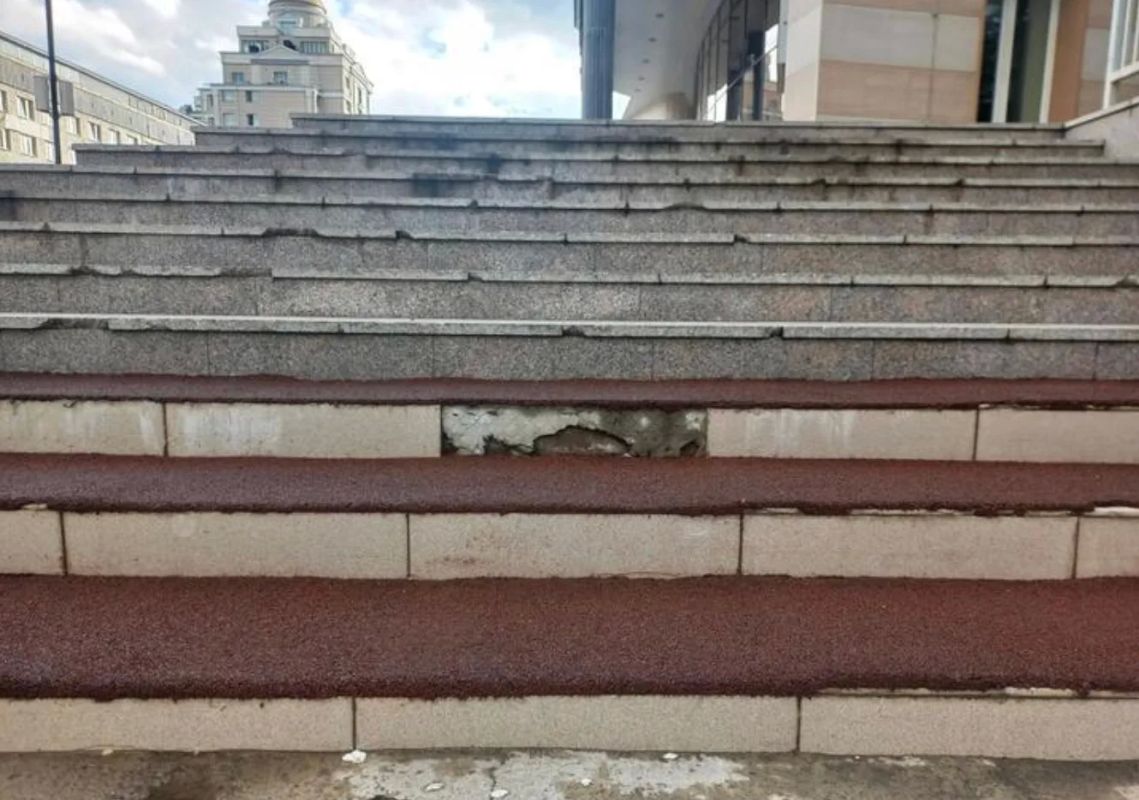 Жительница Читы обратила внимание на разрушающуюся Театральную площадь