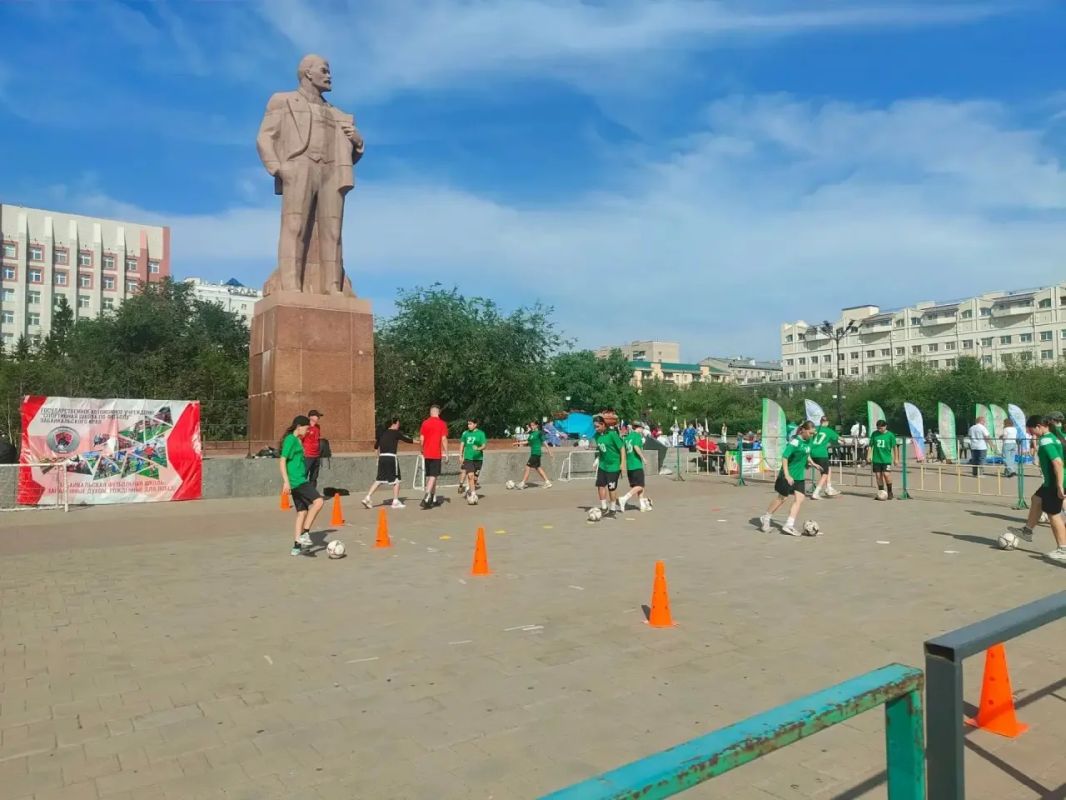 Алексей Саклаков: Спорт и физкультура объединяют тысячи людей с активной жизненной позицией Алексей Саклаков: Спорт и физкультура объединяют тысячи людей с активной жизненной позицией