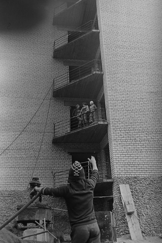 Александр Осипов: На архивных фотографиях Евгения Епанчинцева — рабочие дни на двух стройках Читы начала 1980-х годов Александр Осипов: На архивных фотографиях Евгения Епанчинцева — рабочие дни на двух стройках Читы начала 1980-х годов